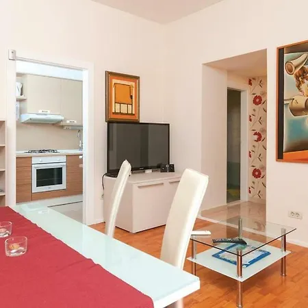 Jacuzzi And Grill Apartamento *