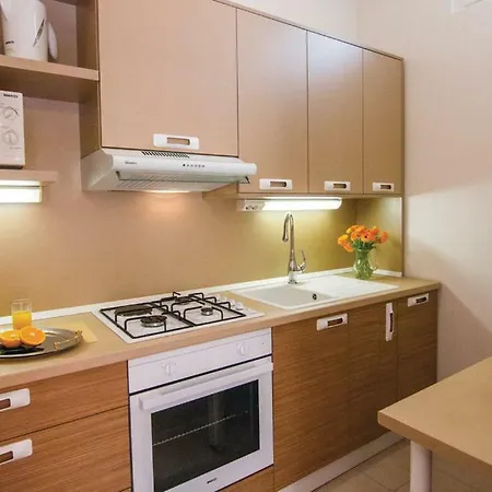 Jacuzzi And Grill Split