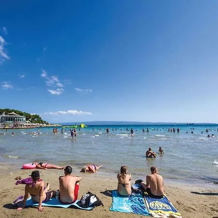 Apartman Jacuzzi And Grill *