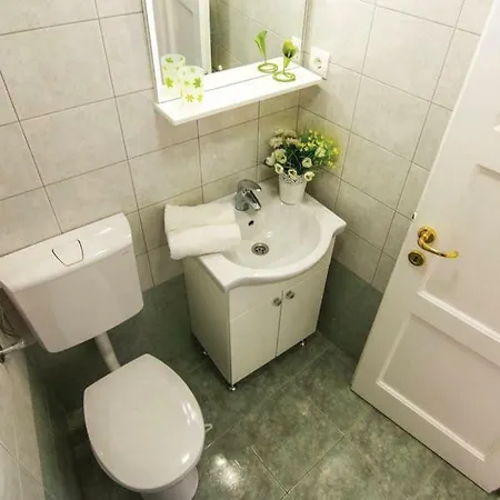 Jacuzzi And Grill Apartman *