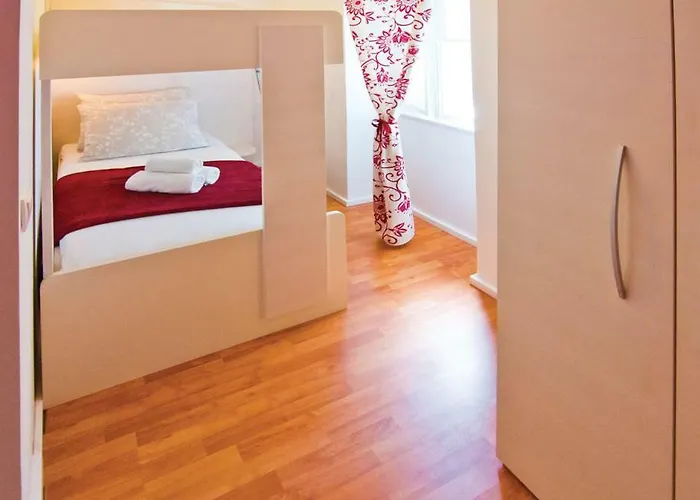 Apartment Jacuzzi And Grill Split